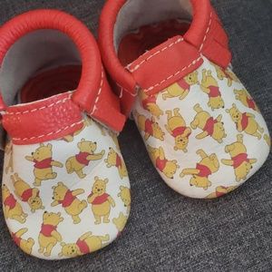 Freshly Picked Winnie the Pooh moccs, size 2